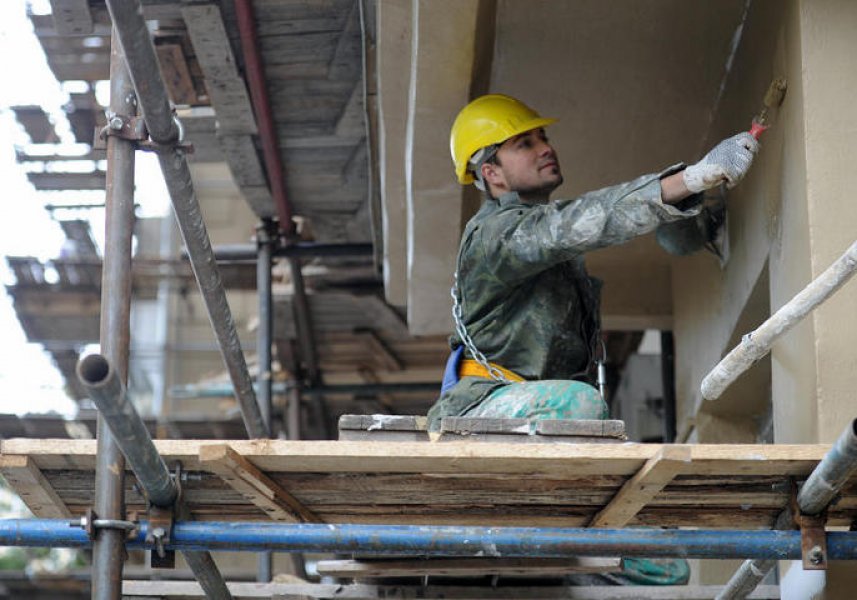 Отремонтируют все: депутаты горсовета со скрипом поддержали ремонт жилищного фонда
