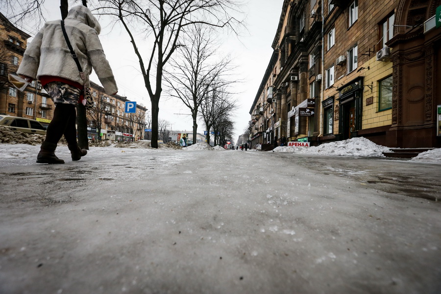 Главы райадминистраций получат выговор за ледовый каток на улицах города