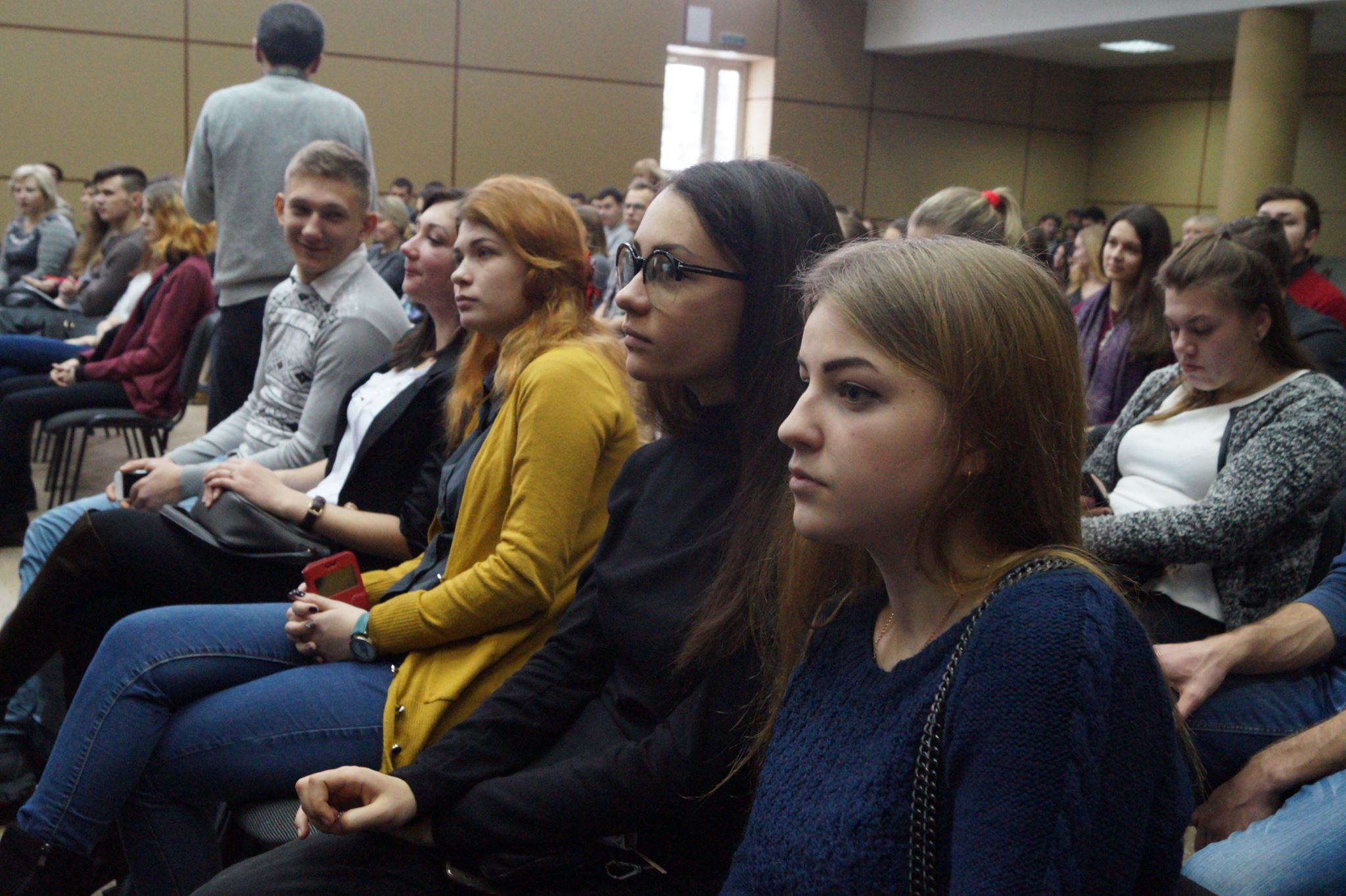 Запорожские студенты намерены заставить Гройсмана ответить за стипендии - ФОТО