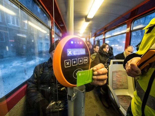 В запорожском общественном транспорте вскоре появятся электронные билеты