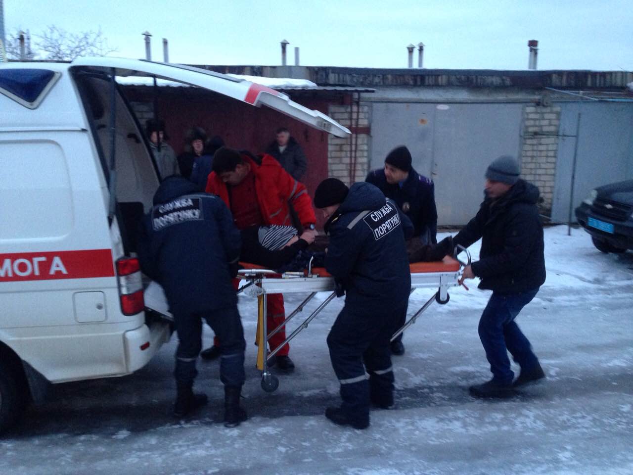 В Запорожской области в гараже нашли мужчину без сознания