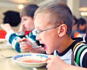 Стало известно, чем будут кормить детей в запорожских школах