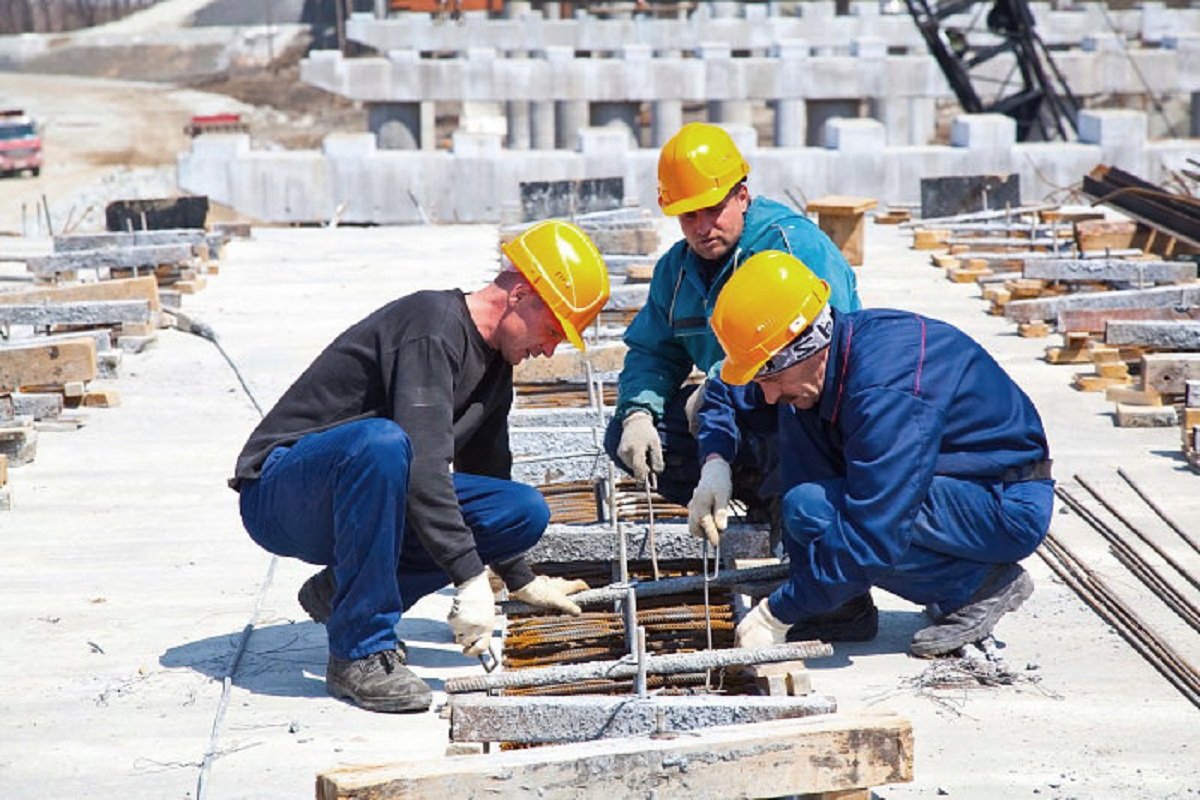В Запорожье рекомендованную зарплату строителей повысят до 5200 гривен