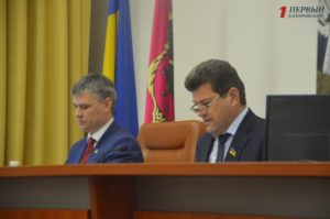 Владимир Буряк открыл очередную сессию горсовета - ФОТО