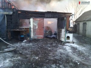 В Запорожской области сгорели две иномарки - ФОТО