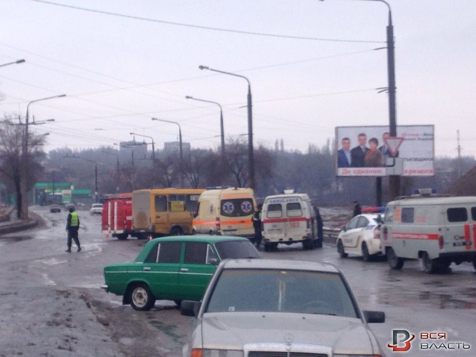 В Запорожье водитель «Таврии» на огромной скорости влетел в маршрутку: есть жертвы - ФОТО