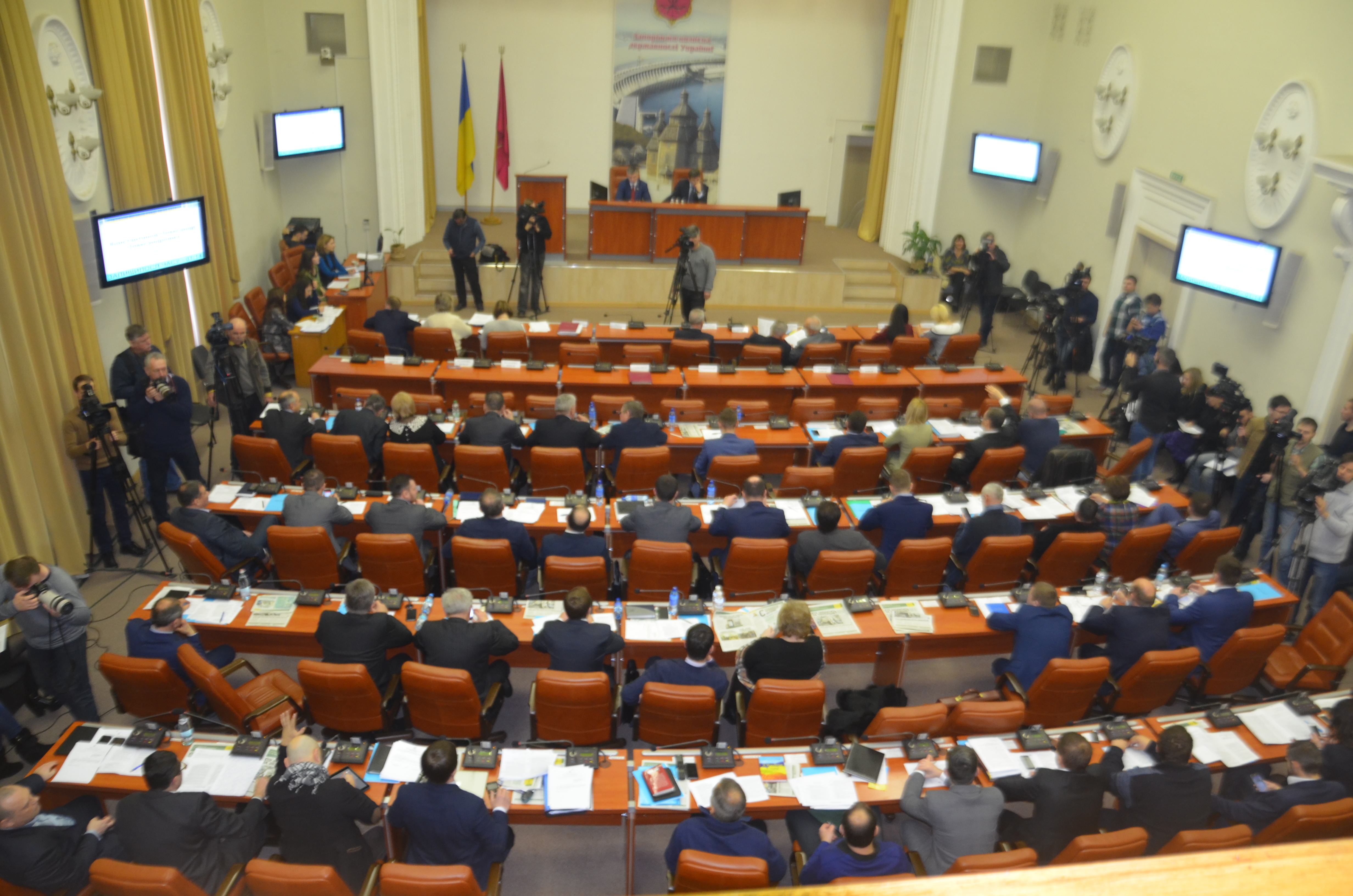 Запорожские депутаты поддержали обращение к правительству с требованием остановить блокаду