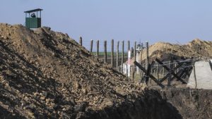 Чиновников из Запорожской ОГА обвинили в причастности к разворовыванию средств на строительстве опорных пунктов в Донецке - ВИДЕО