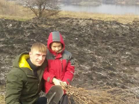 В Запорожье отец с сыном спасли Хортицу от пожара - ФОТО, ВИДЕО