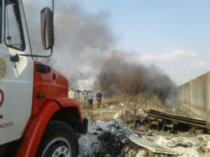 В Запорожье случился пожар на мебельном складе - ФОТО