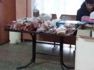 В Запорожской области в поликлинике продают колбасу - ФОТО