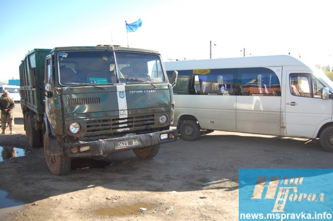 В Запорожской области военный грузовик протаранил маршрутку - ФОТО