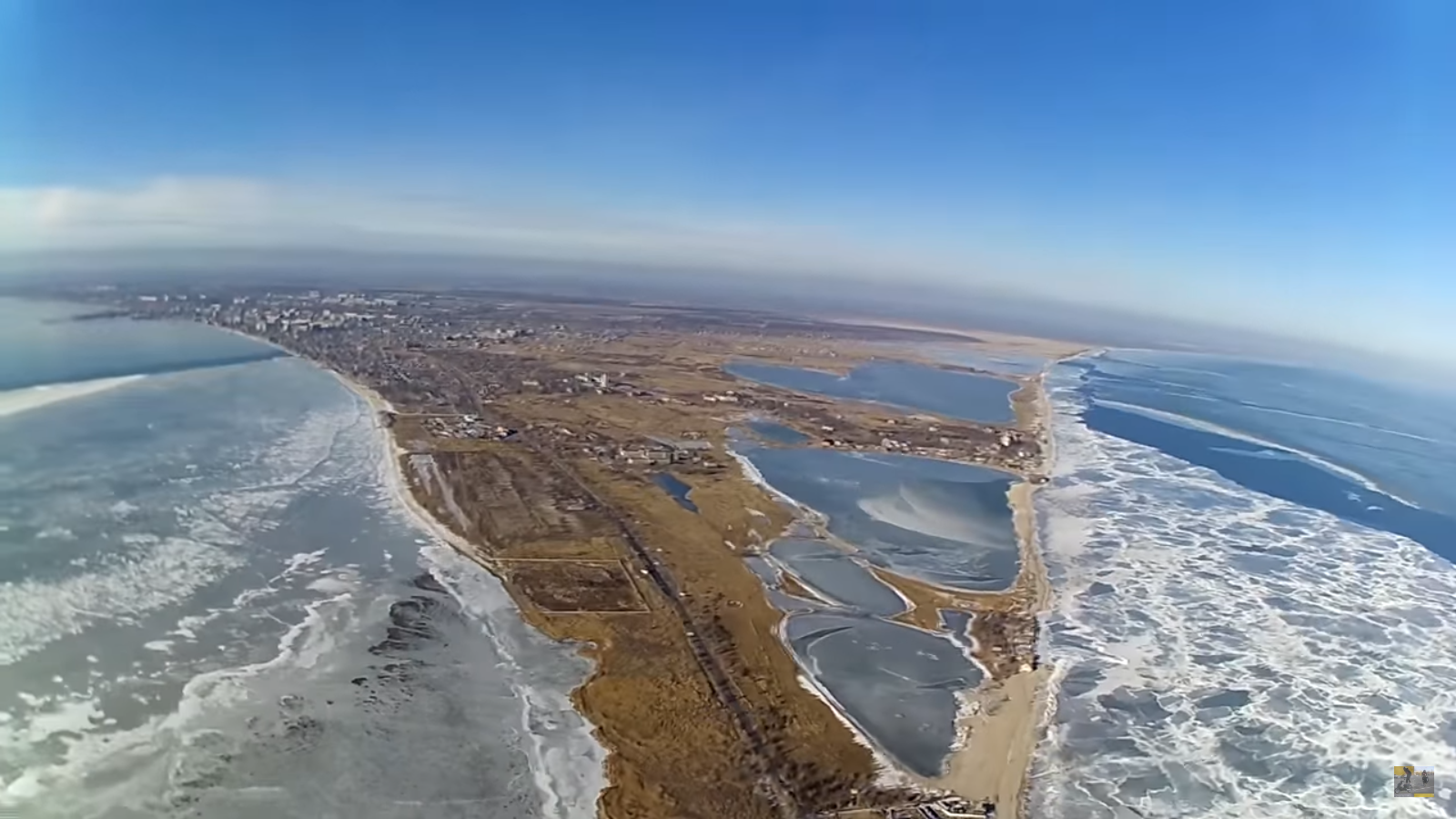 В сети появилось видео красот Бердянского залива с высоты птичьего полета - ВИДЕО