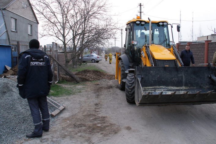 В Запорожской области мужчина погиб под завалом земли - ФОТО
