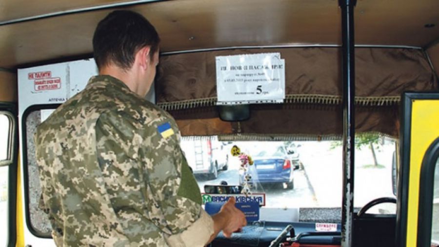 В Запорожье произошла драка между участниками АТО и водителем маршрутки - ВИДЕО