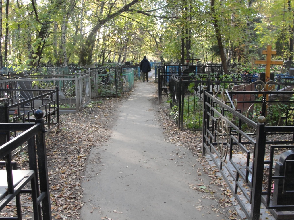 В Запорожской области задержали вандала, орудовавшего на кладбище - ФОТО