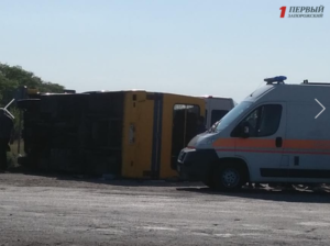 В Запорожской области произошло жуткое ДТП: перевернулся автобус с пассажирами - ФОТО