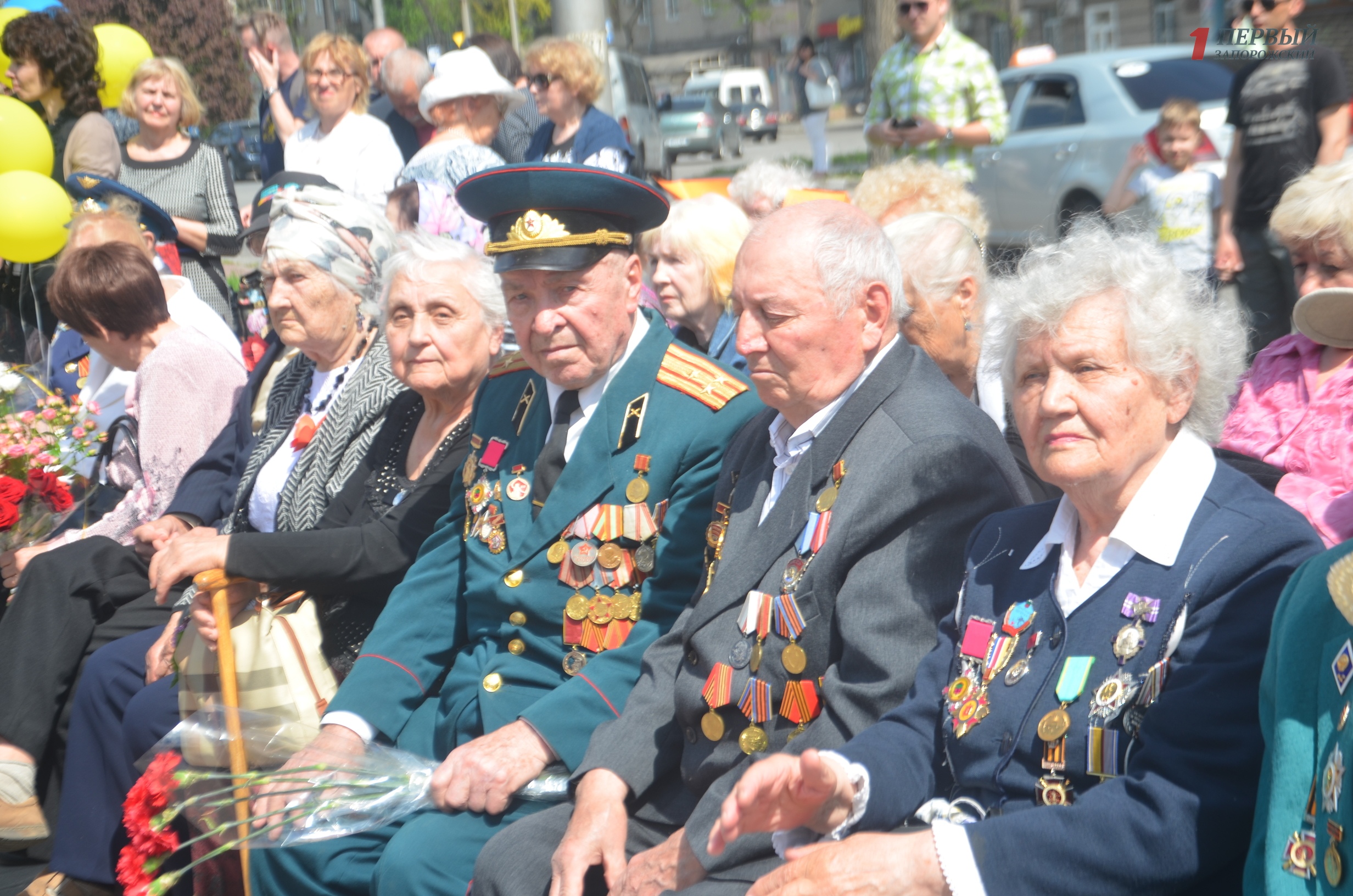 В Запорожье состоялся торжественный митинг ко Дню памяти и примирения - ФОТО