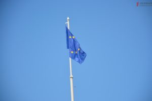 В Запорожье на Хортице подняли флаг Евросоюза в честь подписания соглашения о безвизовом режиме - ФОТО, ВИДЕО