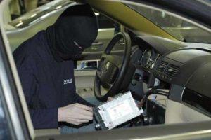 В Запорожье автовладелец отыскал воров до приезда полиции - ФОТО