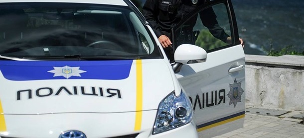 В Запорожской области двое мужчин избили патрульных и попытались угнать полицейское авто