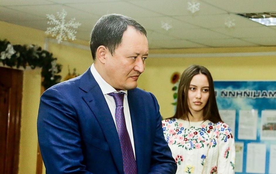 Несовершеннолетняя дочь запорожского губернатора продала квартиру в Киеве за 4 миллиона гривен