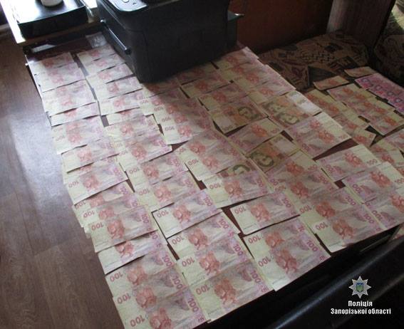 В Запорожской области грабитель вынес из дома золотые изделия и 18 тысяч гривен - ФОТО