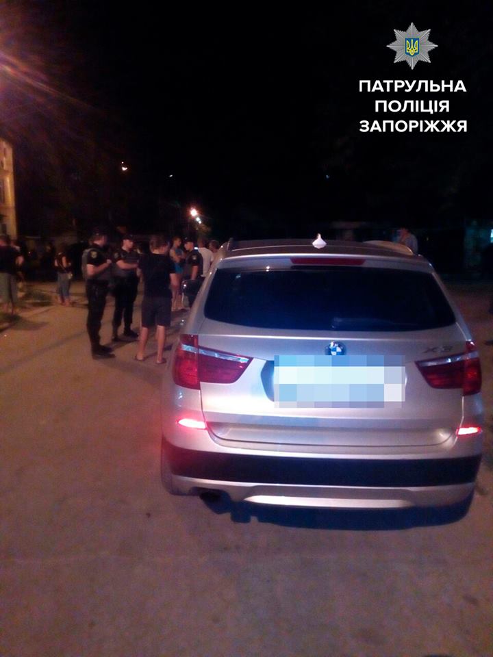 В Запорожье пьяный водитель, который попал в ДТП устроил драку с другими участниками аварии – ФОТО