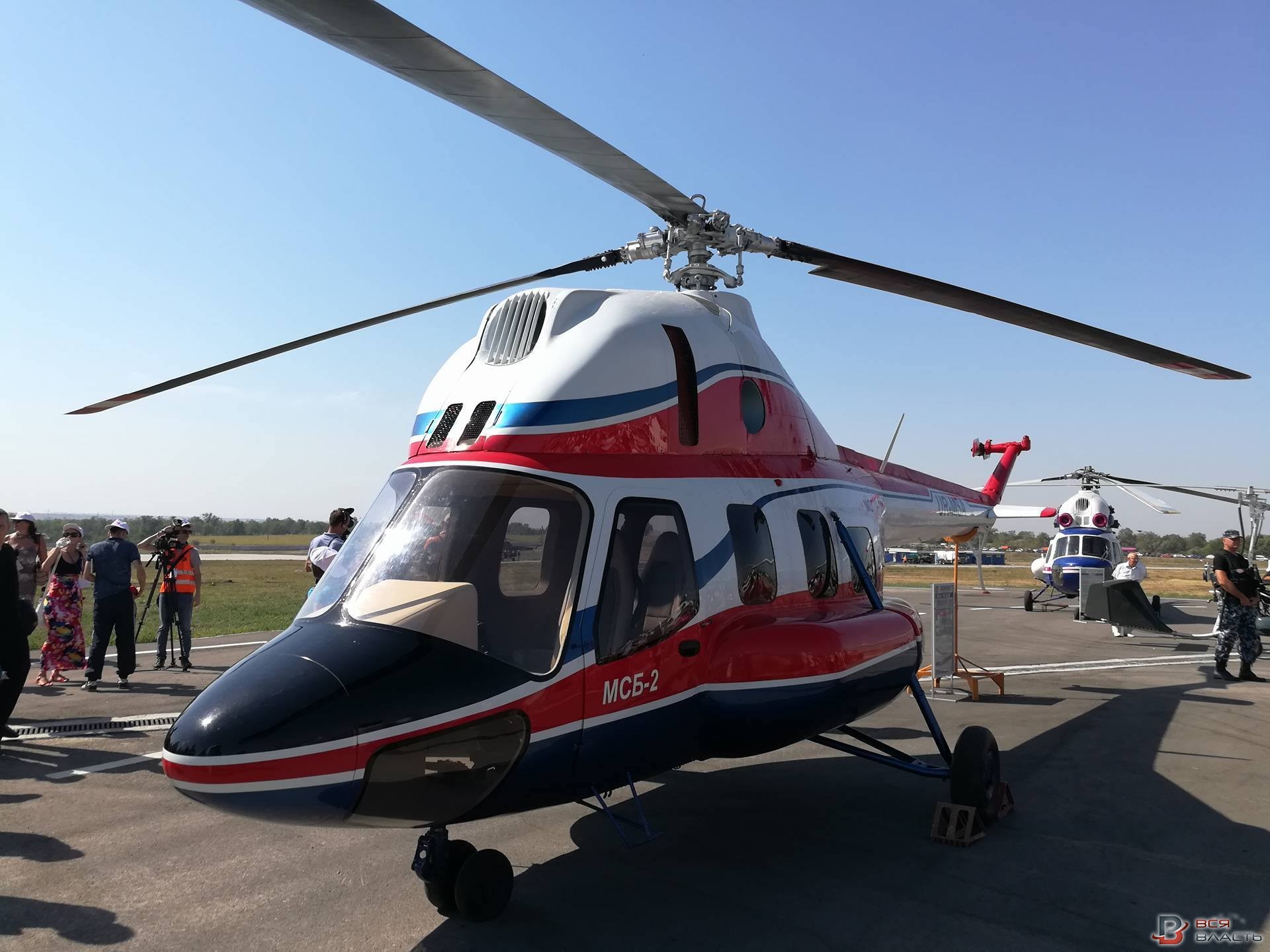 В Запорожье торжественно презентовали первый украинский вертолет - ФОТО