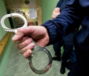 В Запорожской области разгневанный мужчина ударил полицейского кулаком в лицо - ФОТО