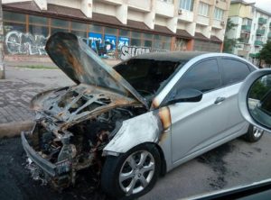 В центре Запорожья ночью сгорел автомобиль 