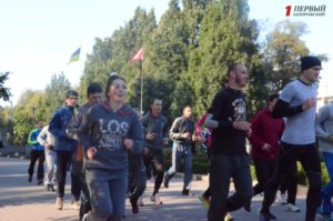 Десятки запорожцев вышли на первую беговую тренировку - ФОТО, ВИДЕО
