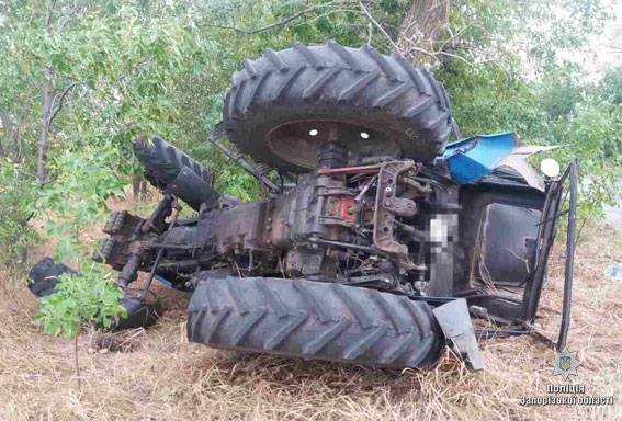 Пьяный парень угнал у фермера трактор - ФОТО