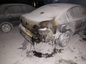 В Запорожской области на стоянке сгорел автомобиль - ФОТО