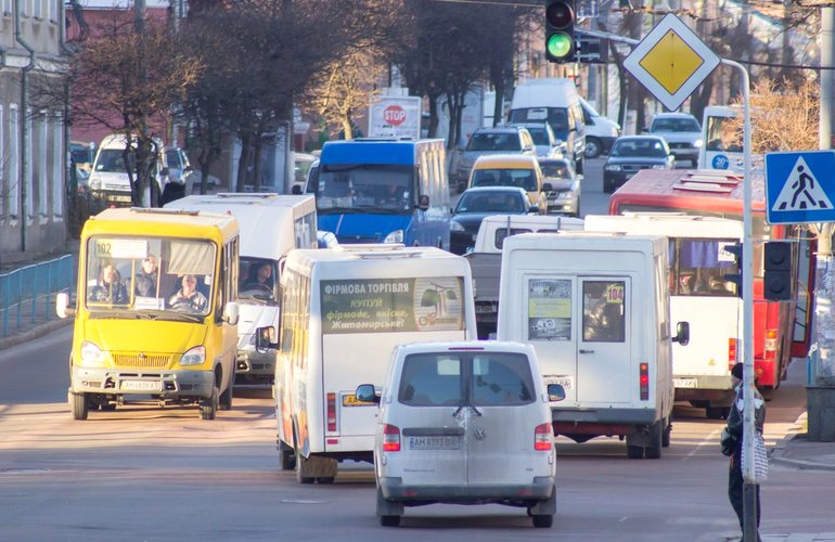 До конца месяца в Запорожье увеличится стоимость проезда в маршрутках, трамваях и троллейбусах