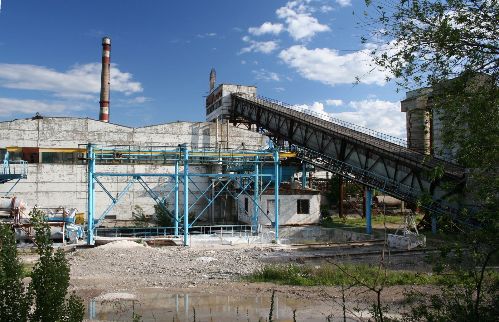 В Запорожье арестовали имущество завода железобетонных конструкций