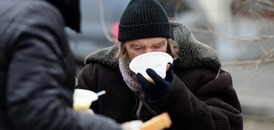 В Запорожской области бездомных накормят на 100 тысяч гривен