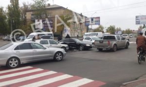 В Запорожской области на перекрестке столкнулись две иномарки - ФОТО