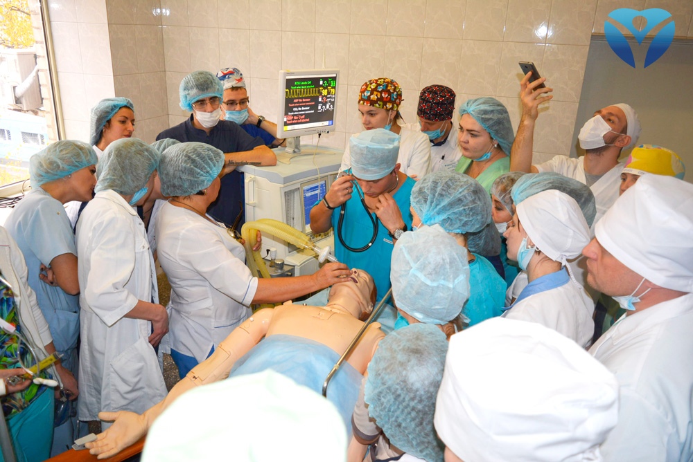Уникальный мастер-класс в Запорожской областной больнице: как роботы помогают медикам оттачивать мастерство проведения анестезии