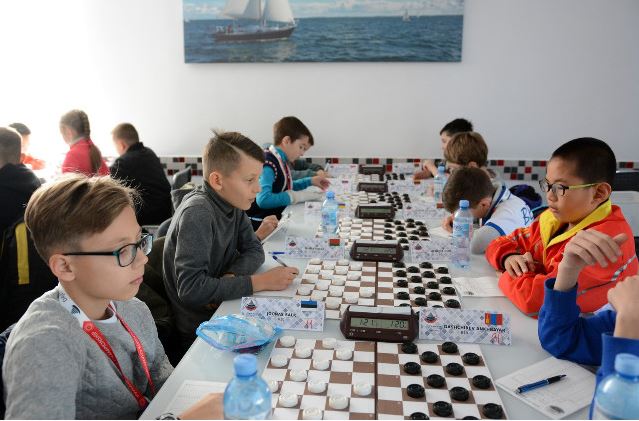 Запорожские шашисты завоевали призовые места на Молодежном Чемпионате Мира - ФОТО