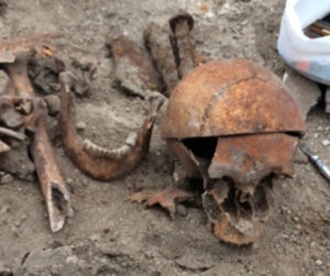 Возле запорожского собора обнаружили скелет человека - ФОТО
