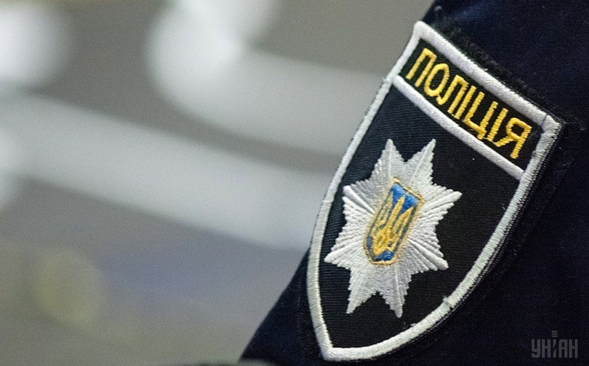 Запорожские полицейские, которые подорвались на гранате, находятся в реанимации в тяжелом состоянии