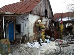 В Запорожской области горел жилой дом: погиб мужчина - ФОТО