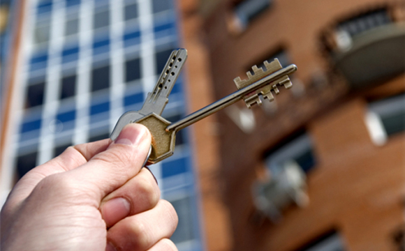 В Запорожье чернобыльцу вручили ключи от двухкомнатной квартиры