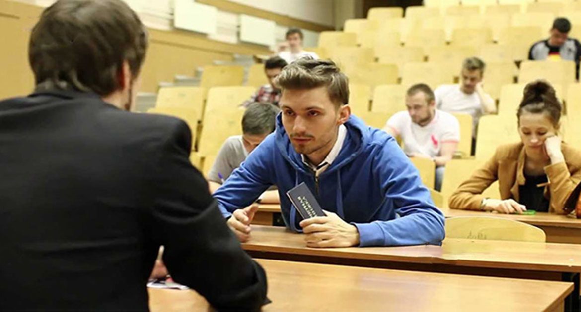 Завкафедрой ЗНТУ требовал от студента 8 тысяч гривен взятки