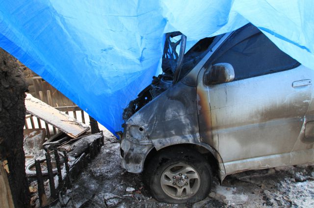 В Запорожской области загорелся грузовой микроавтобус Mercedes-Benz