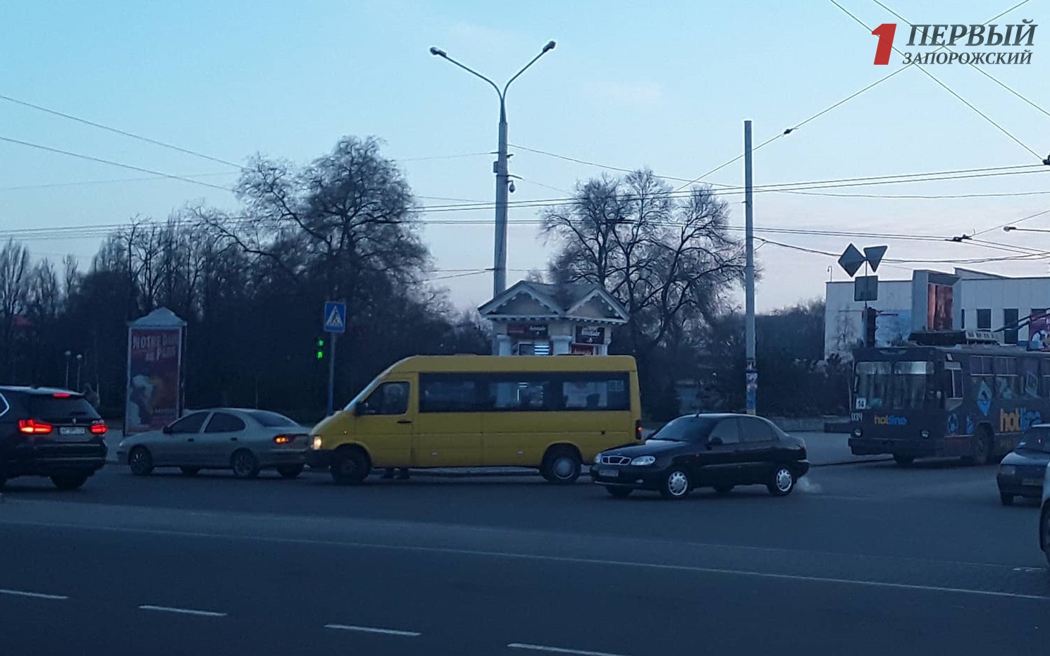 В центре Запорожья произошло очередное ДТП с маршруткой - ФОТО