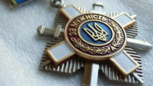 Петр Порошенко посмертно наградил запорожского солдата, у которого осталась дочка