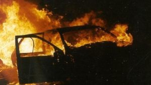 В Запорожье ночью горел автомобиль 
