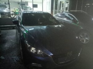 В Запорожье ночью горел автомобиль «Mazda 3» — ФОТО